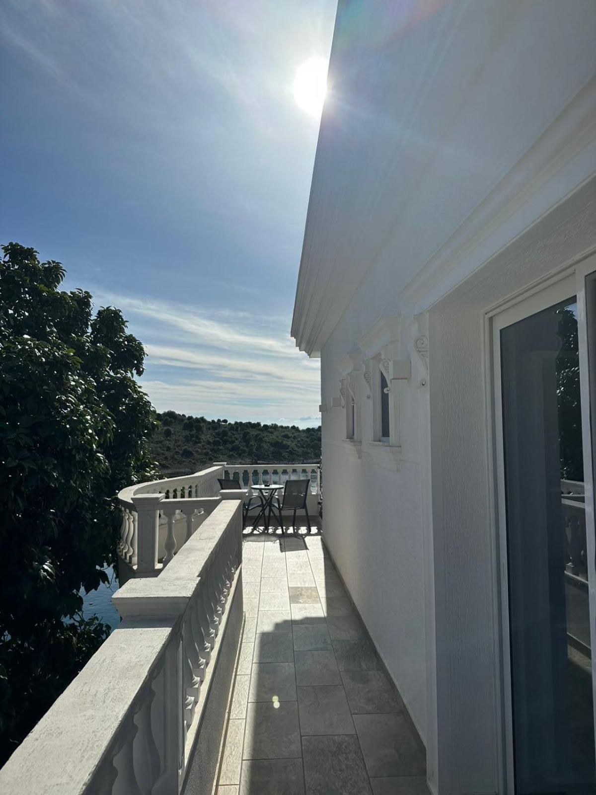 Luxury Villa Alisja Sarande With Private Beach Kültér fotó