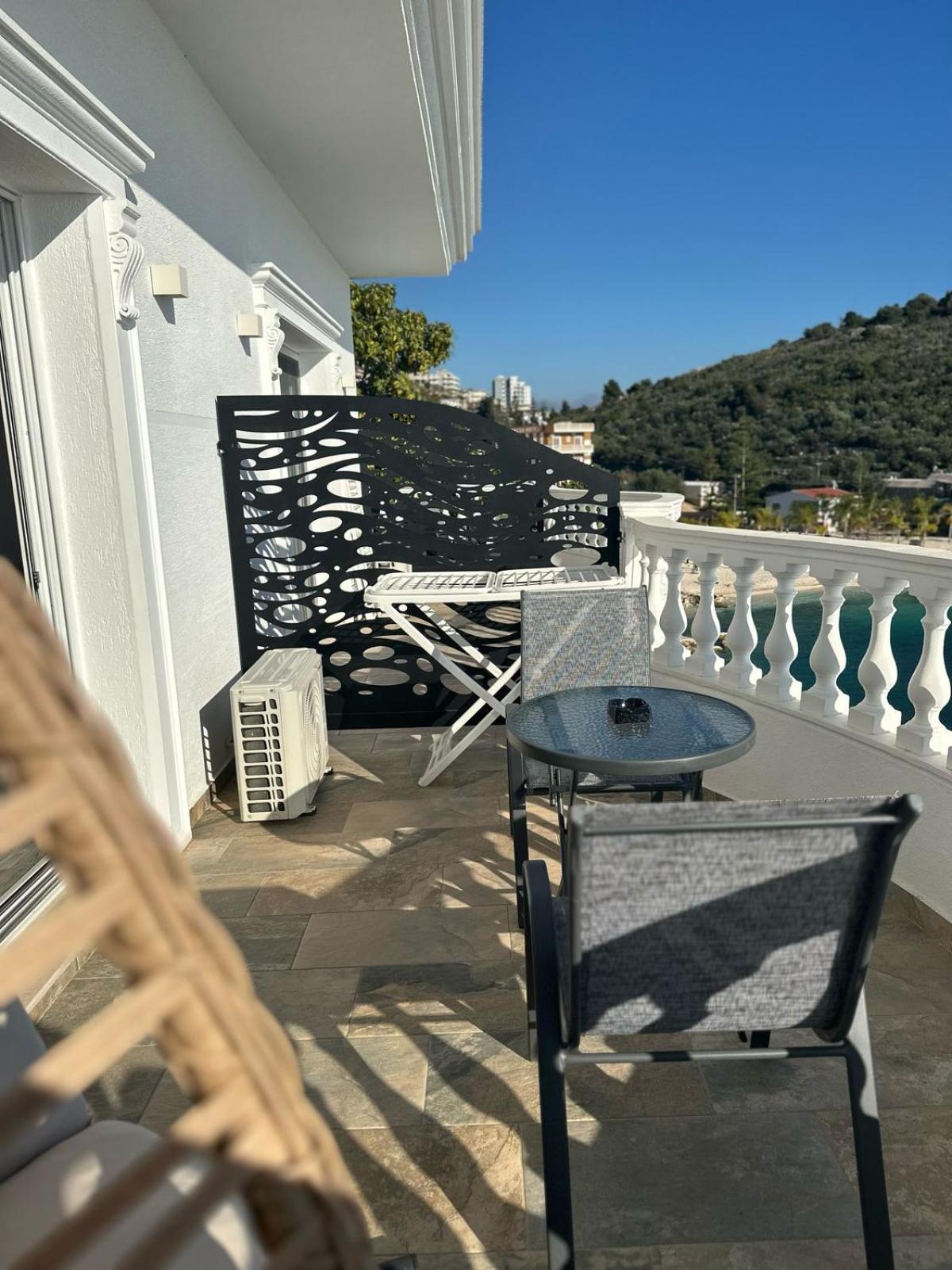 Luxury Villa Alisja Sarande With Private Beach Kültér fotó