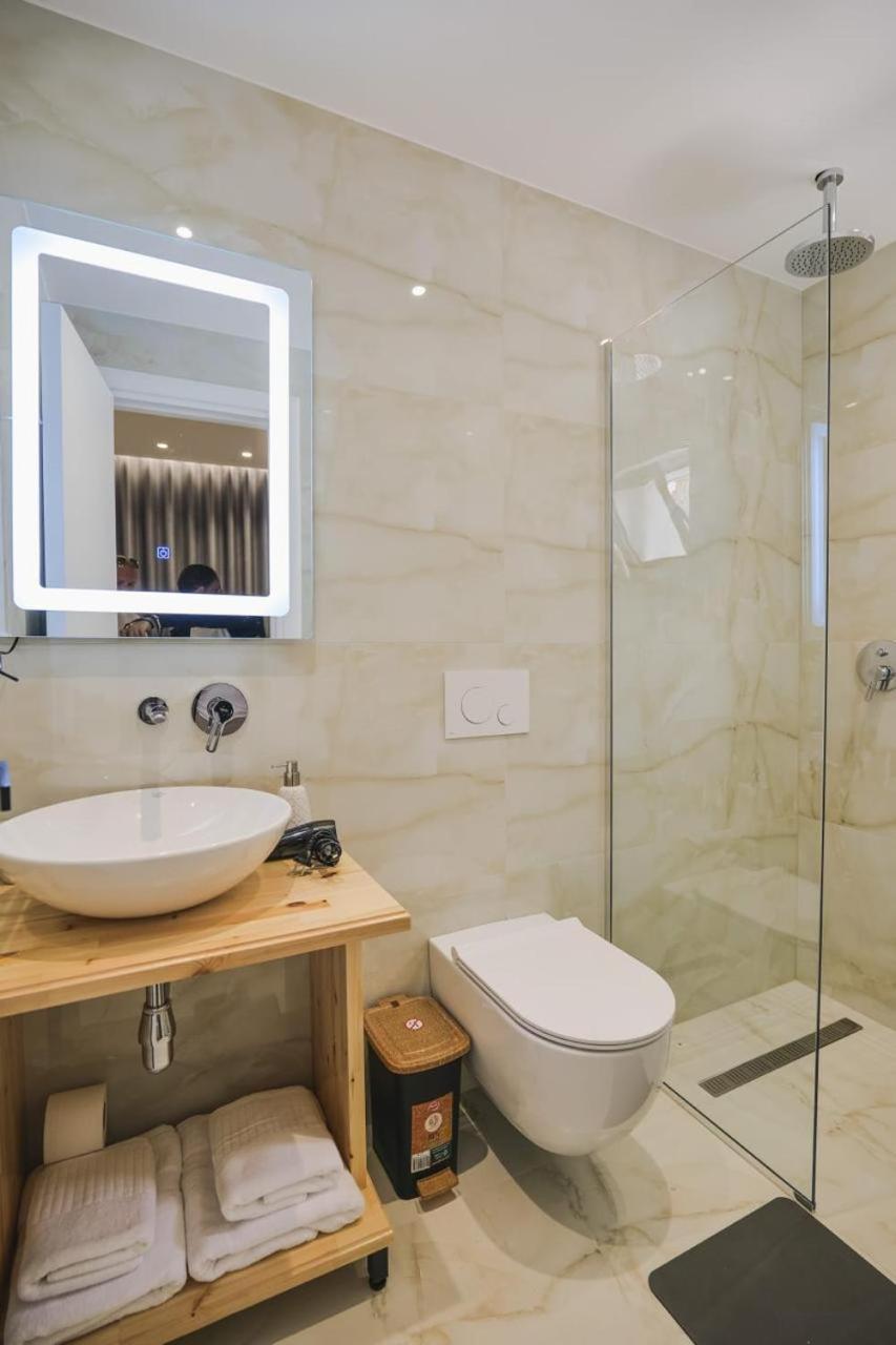 Luxury Villa Alisja Sarande With Private Beach Kültér fotó